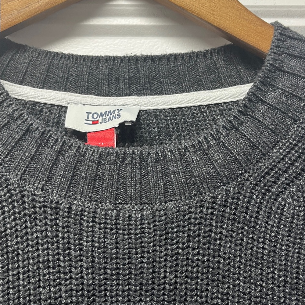 Tommy Hilfiger Sweater - Picture 14 of 16